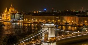 Светлините на Будапеща, със самолет и обслужване на български език - отпътуване от Бургас!