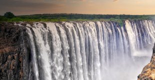 Екскурзия в ЮАР, ЗАМБИЯ и ЗИМБАБВЕ - Африканска панорама - Кейптаун - сафари в национален парк "Крюгер" и "Хванге" - водопада Виктория - Йоханесбург!