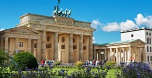 Екскурзия в ЧЕХИЯ и ГЕРМАНИЯ - Прага  и Берлин - със самолет и обслужване на български език!